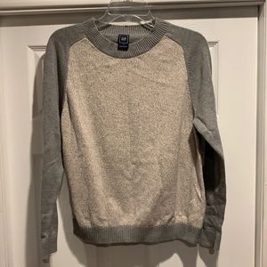 Gap sweater - size medium- gray